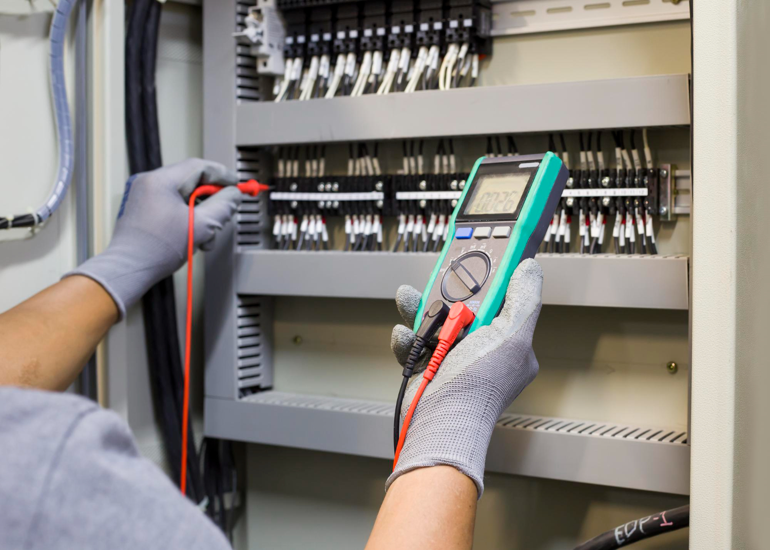 Common Signs That It Is Time to Schedule Urgent Electrical Repairs